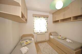 Апартаменты Apartment Sunshine Котор Апартаменты с 3 спальнями-17